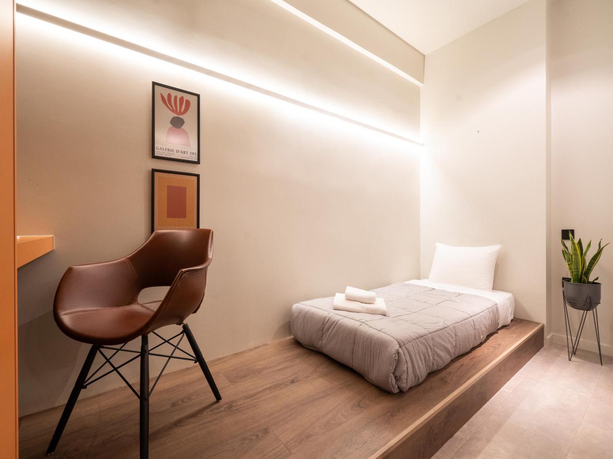 A Place 4U No6 - City Escape With Balcony Lounge & Open Living Space Athens Exterior photo